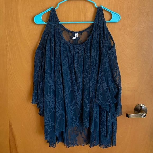 Free People Off the shoulder top - Picture 2 of 6